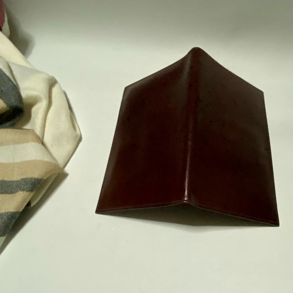 🧳Vintage Unused Prince Gardner
Passport Wallet 🧳✨#PRINCE - Picture 4 of 14